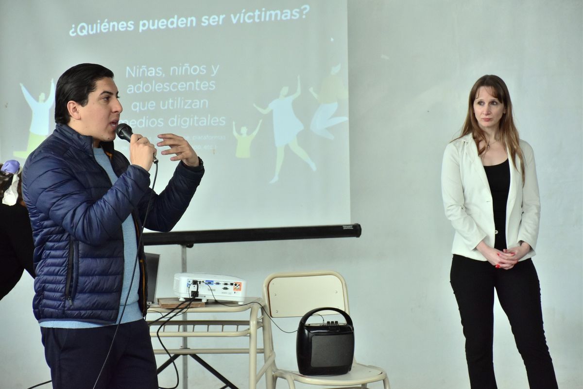 Grooming: continúan las charlas con adolescentes Grooming: continúan las charlas con adolescentes